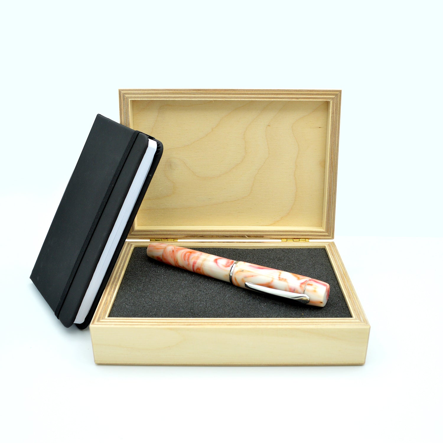 Clivia - Penna stilografica in resina colorata